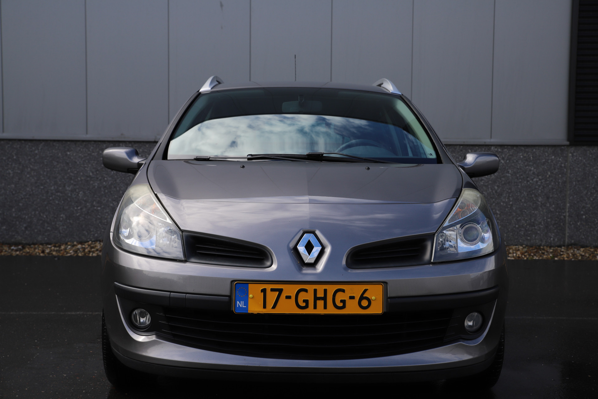38005070-2.jpg