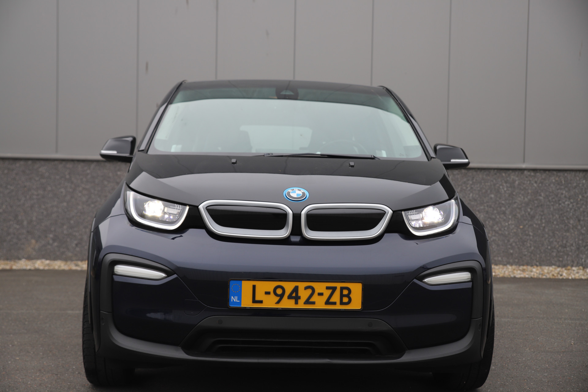 44115626-39.jpg