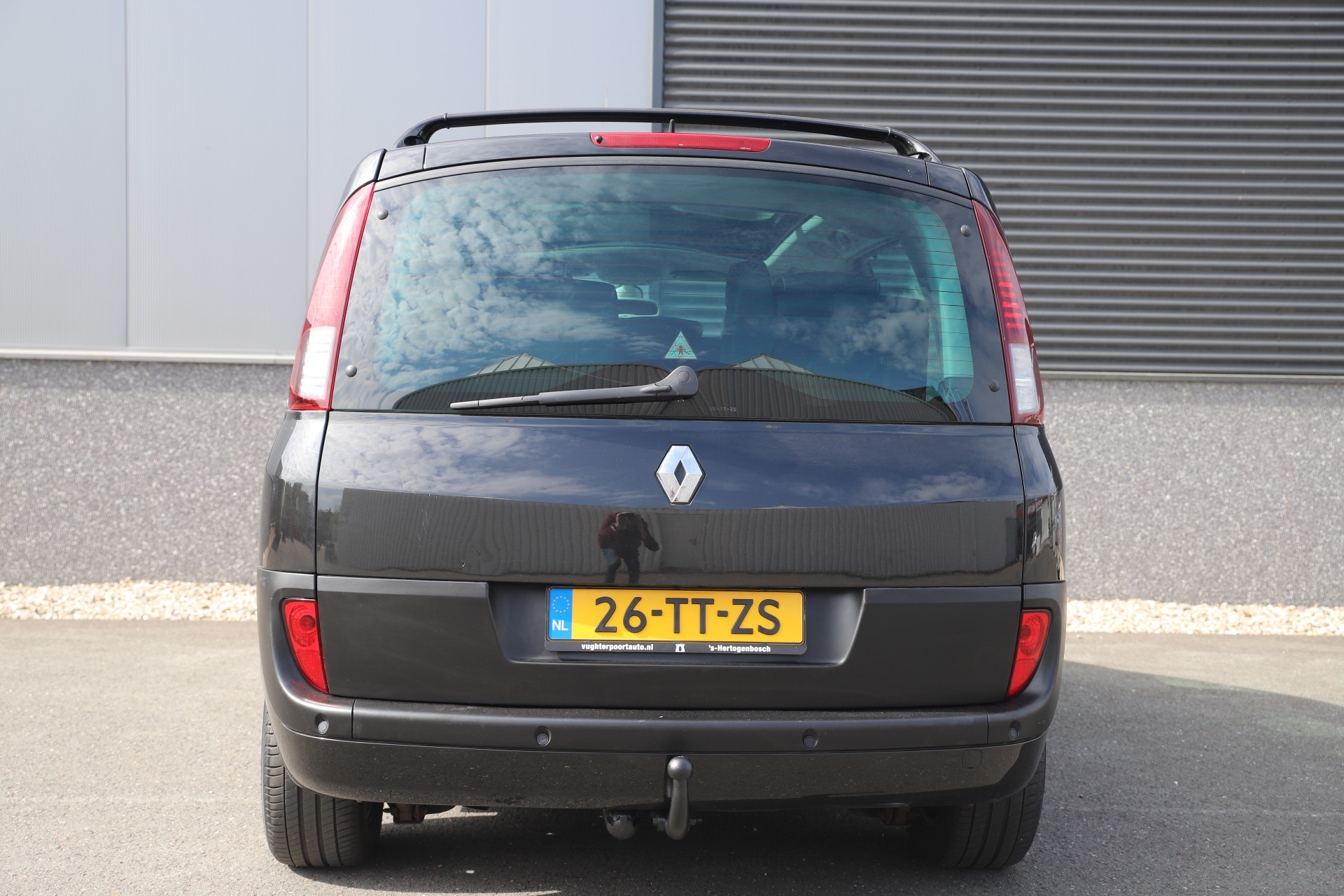 44285023-16.jpg