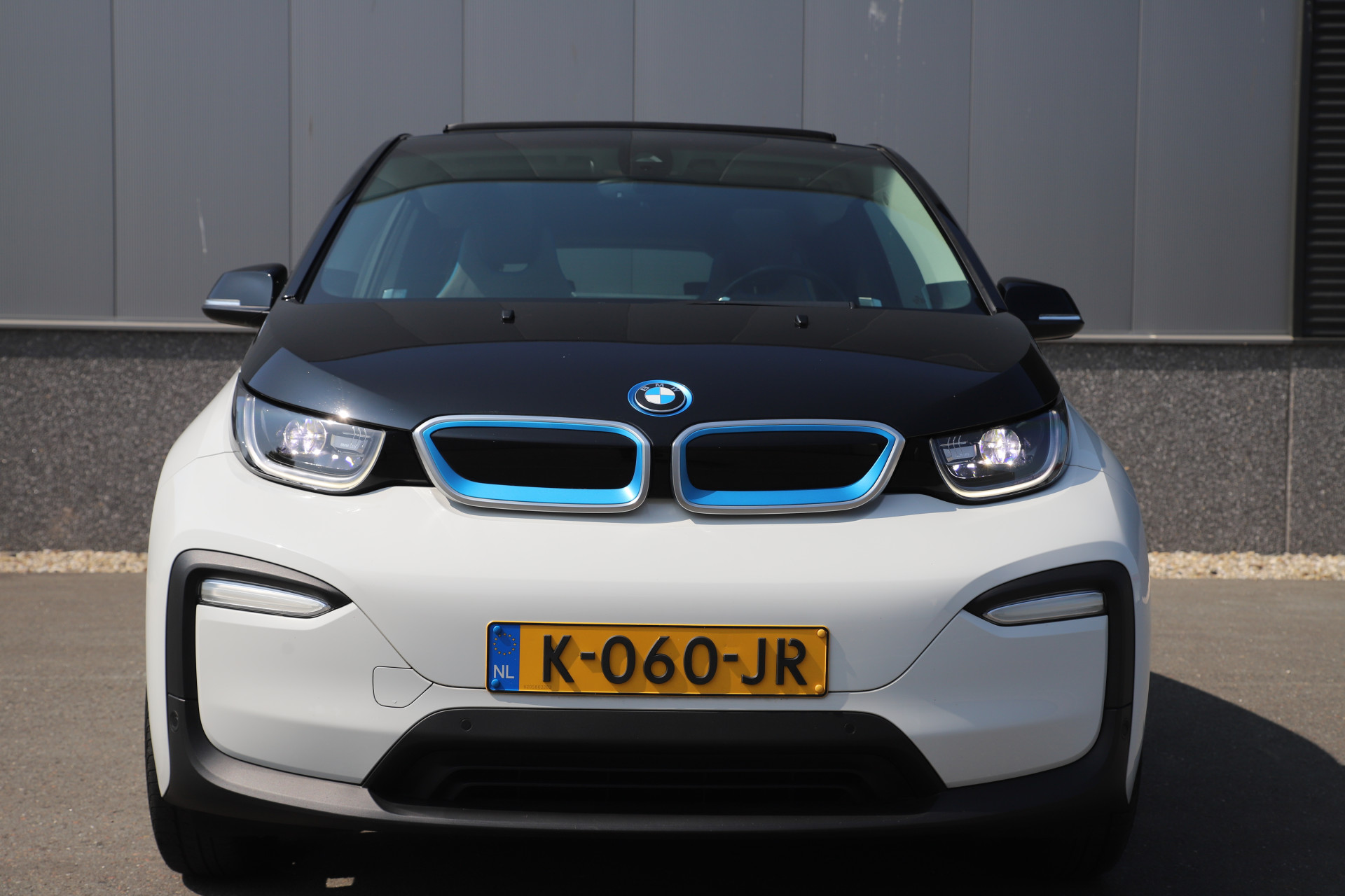 45801512-2.jpg