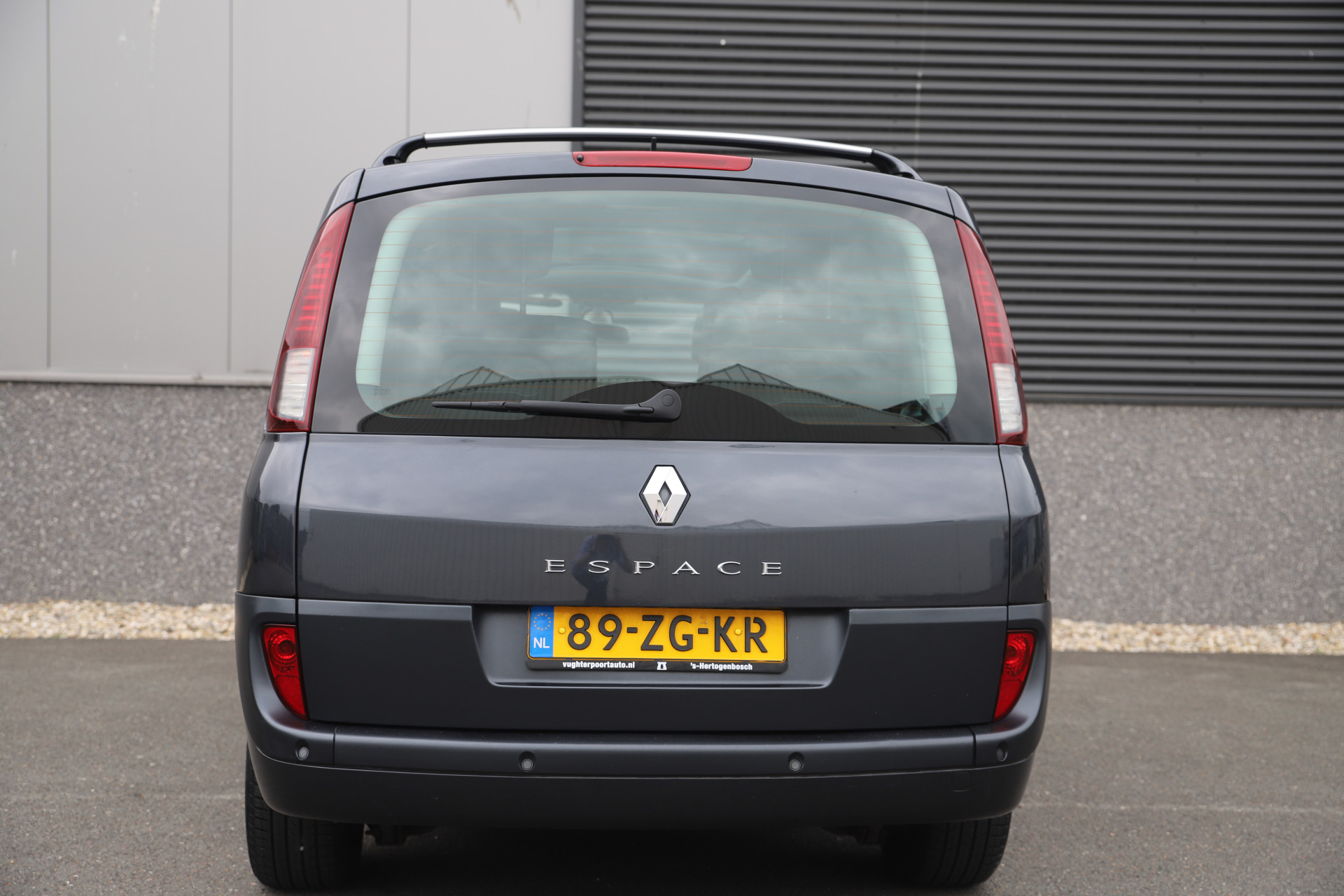 46152244-13.jpg