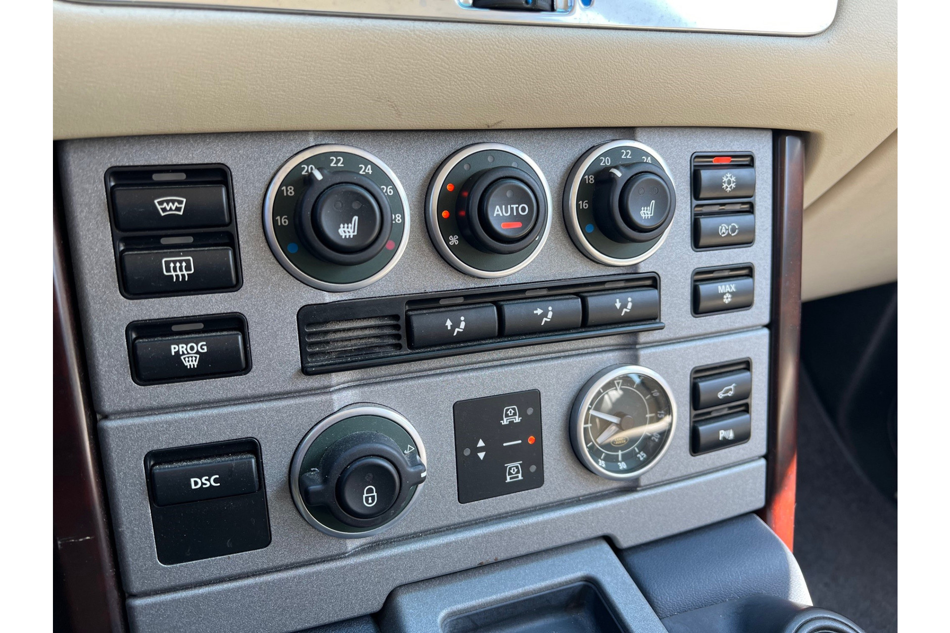 46154364-10.jpg