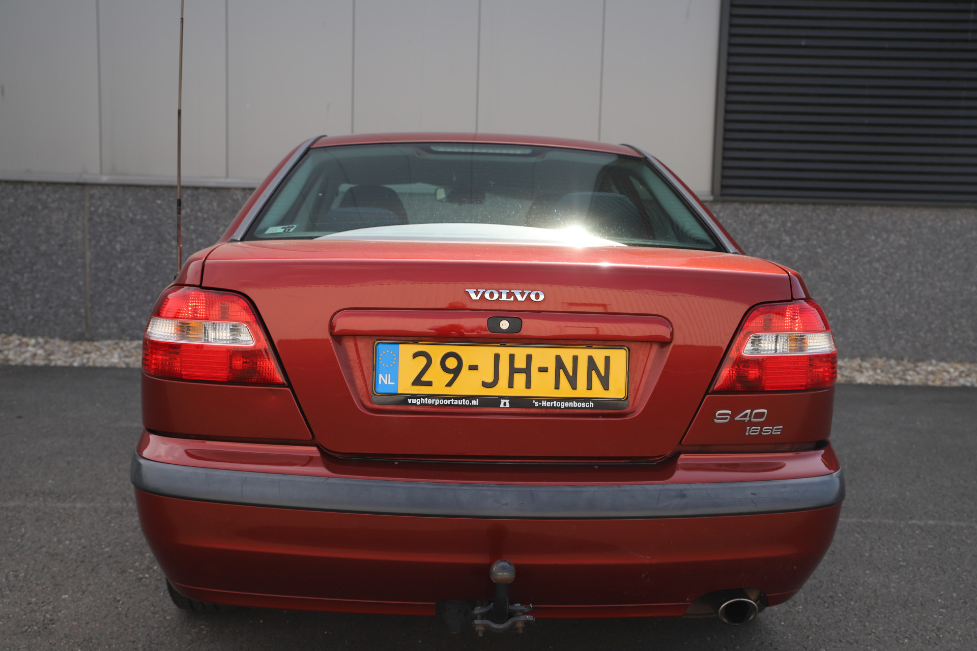 46161518-20.jpg