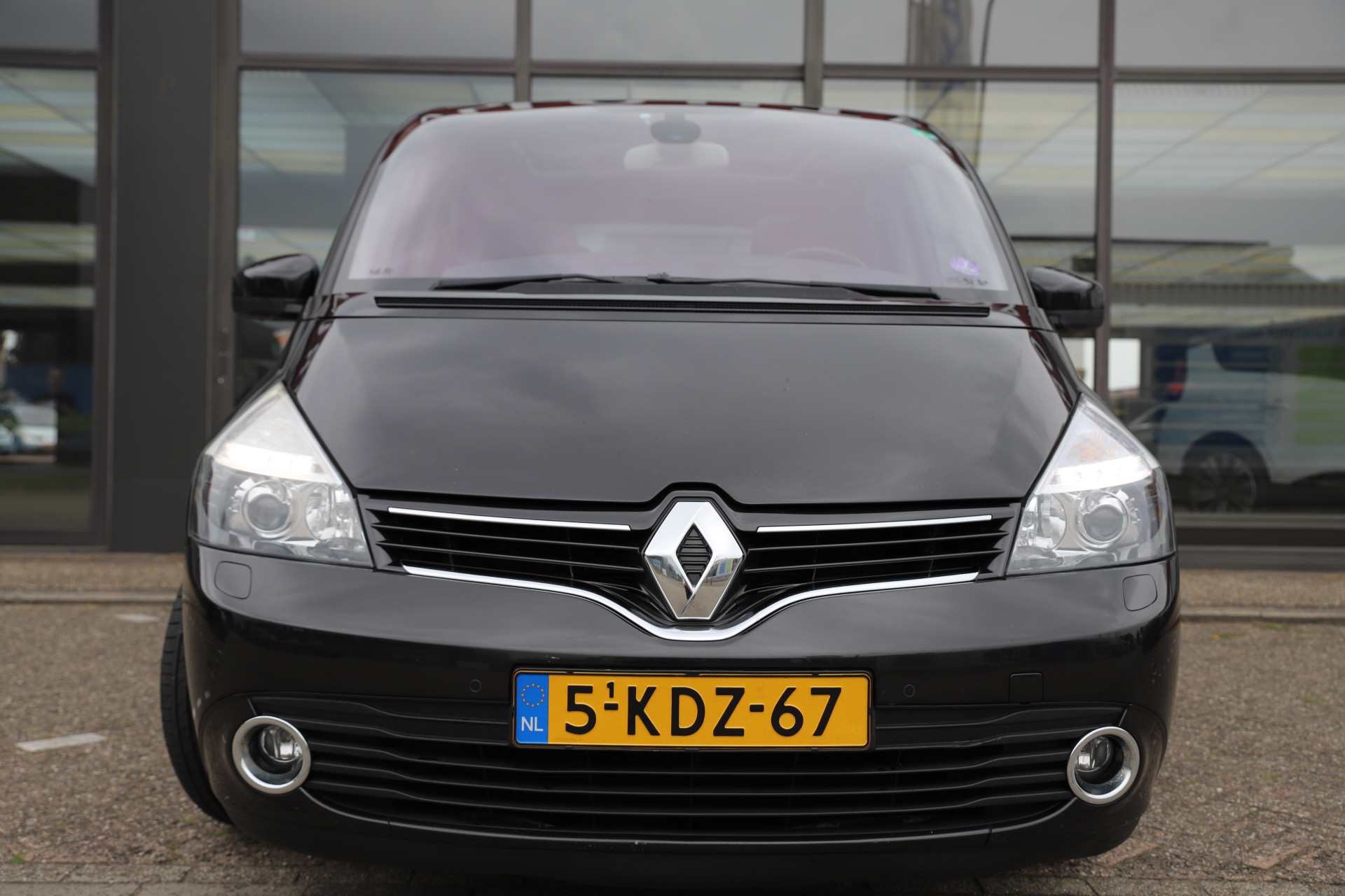 46743726-6.jpg