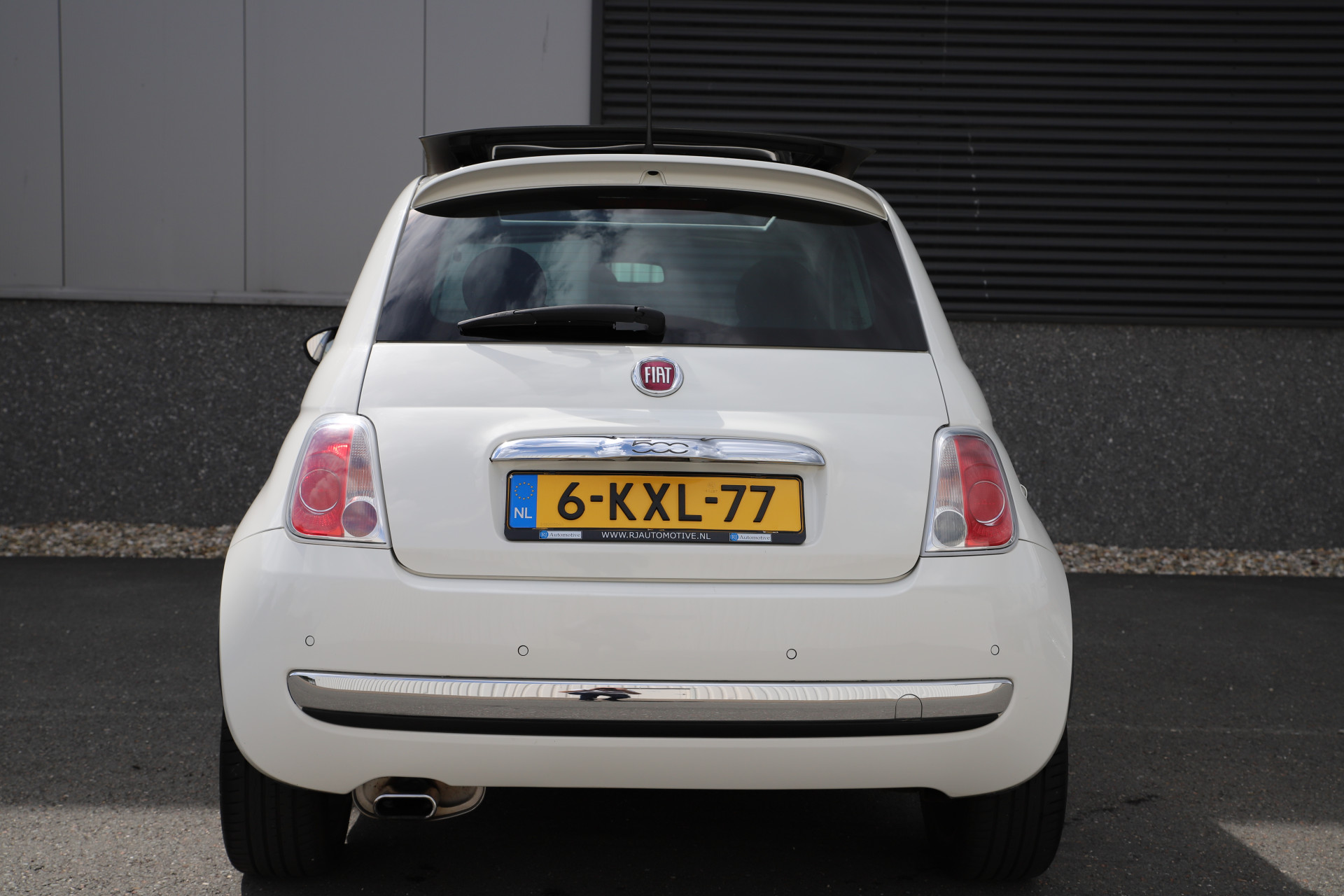 47251553-14.jpg