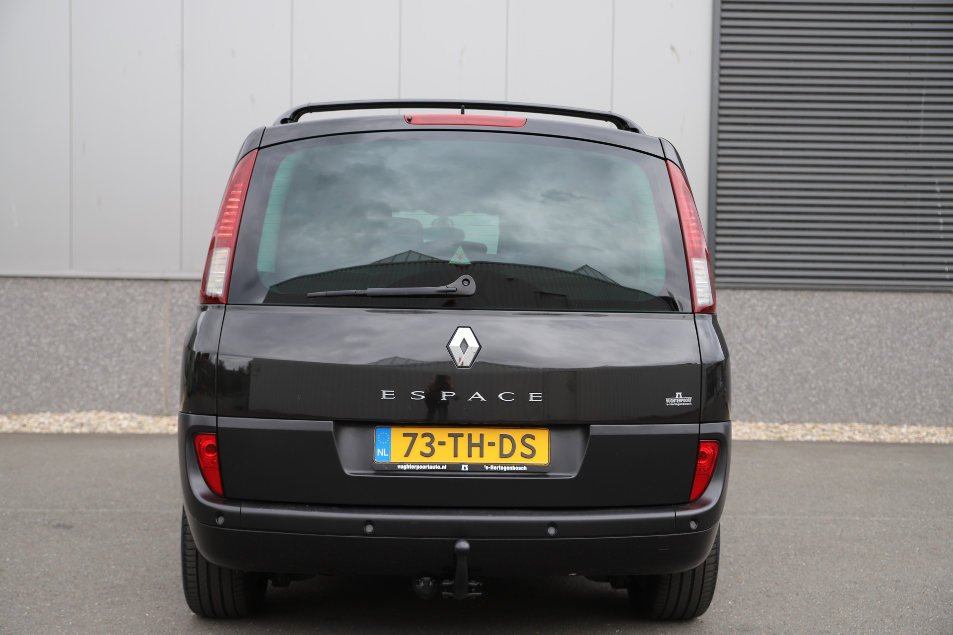 47281453-14.jpg
