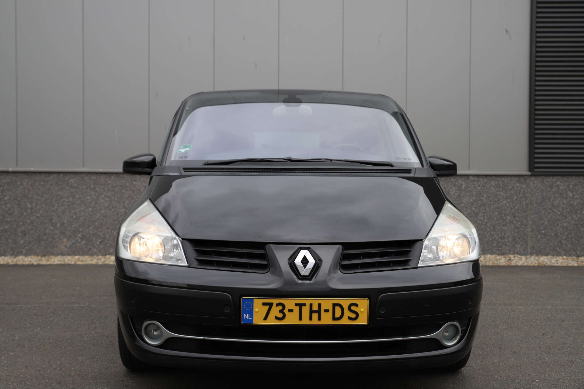 47281453-16.jpg