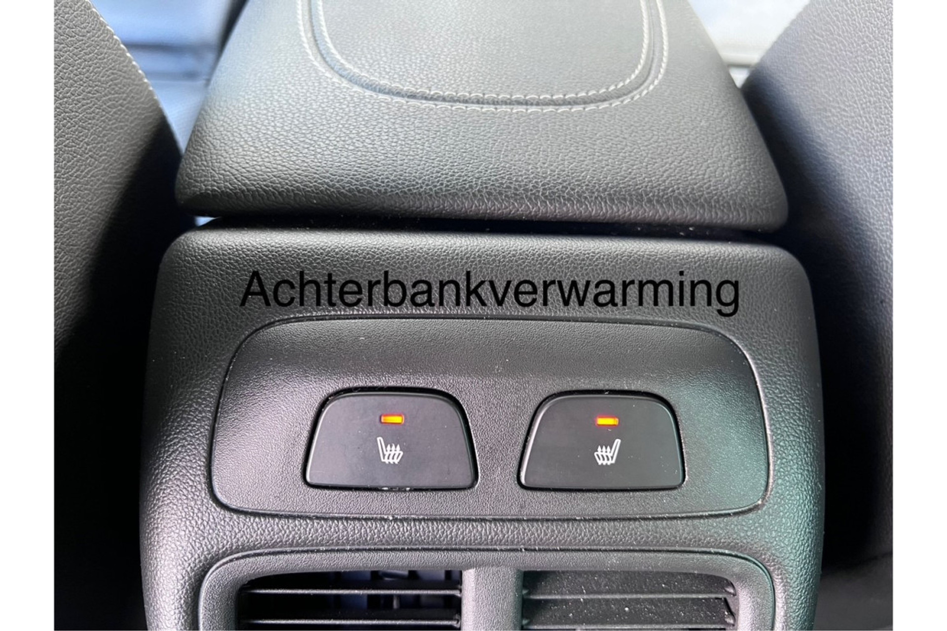 47510881-19.jpg