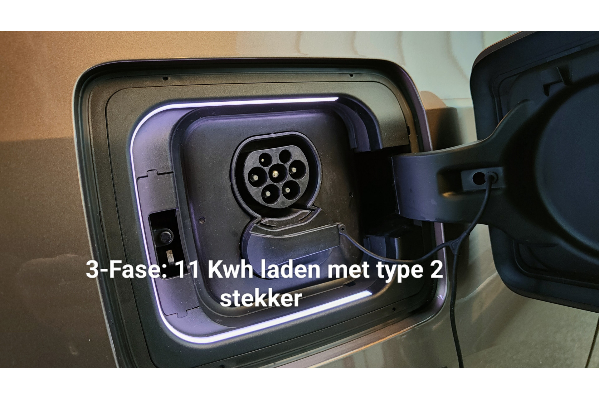 47566564-23.jpg