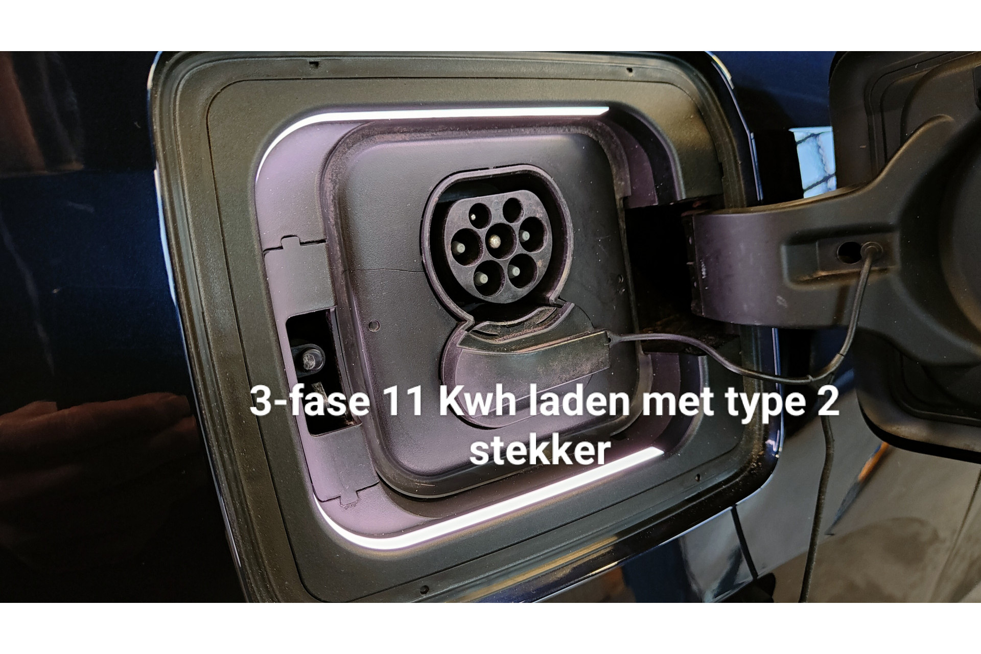 48353671-39.jpg