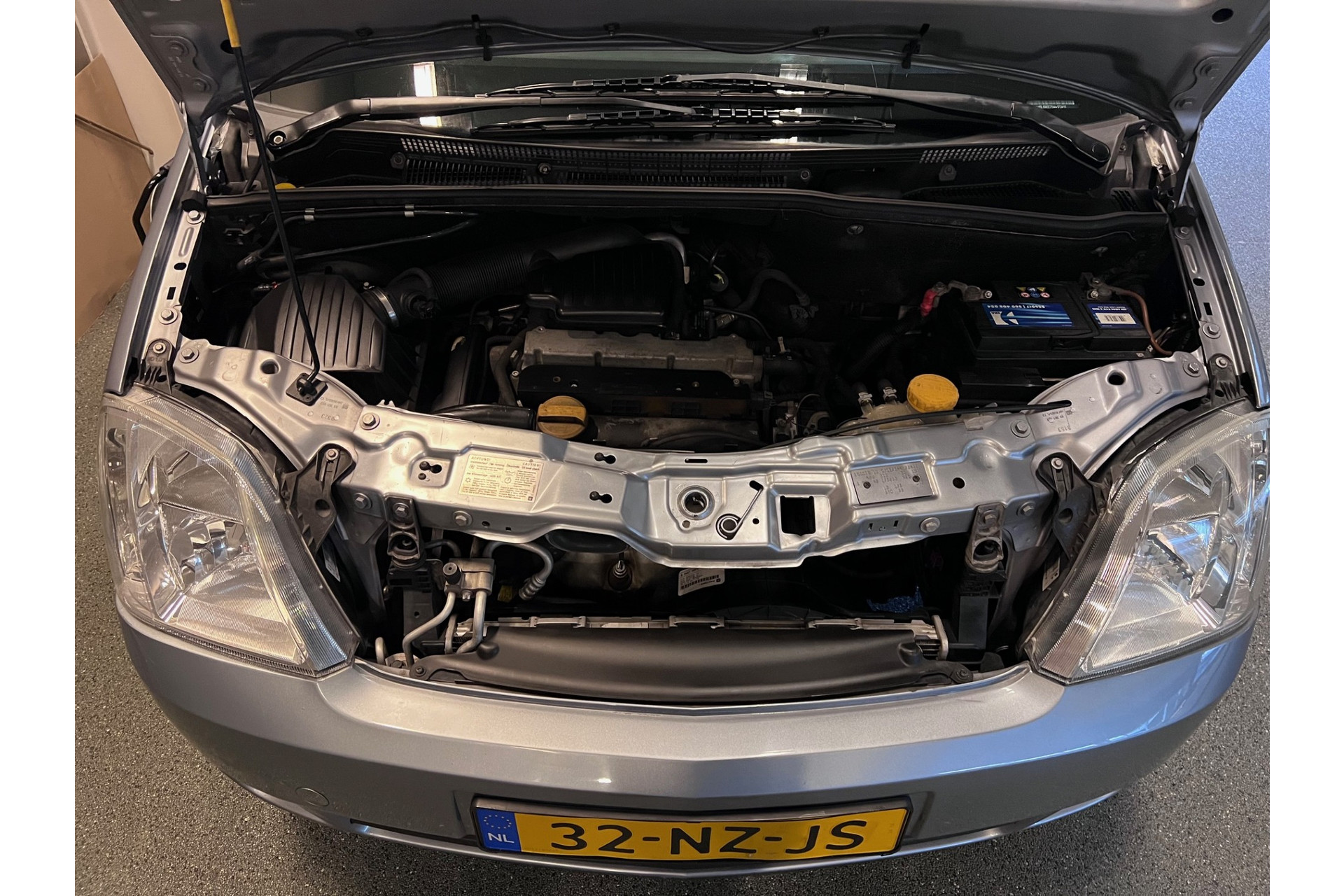 48413148-12.jpg