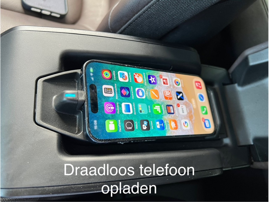 54738849-37.jpg