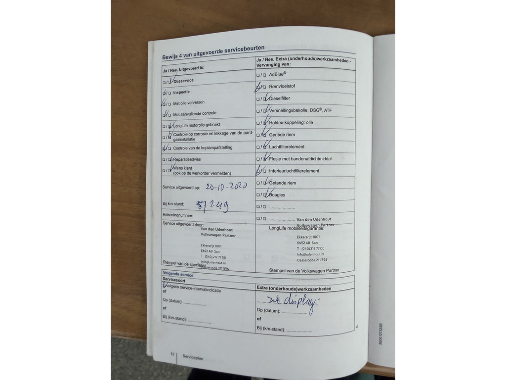 57418059-24.jpg
